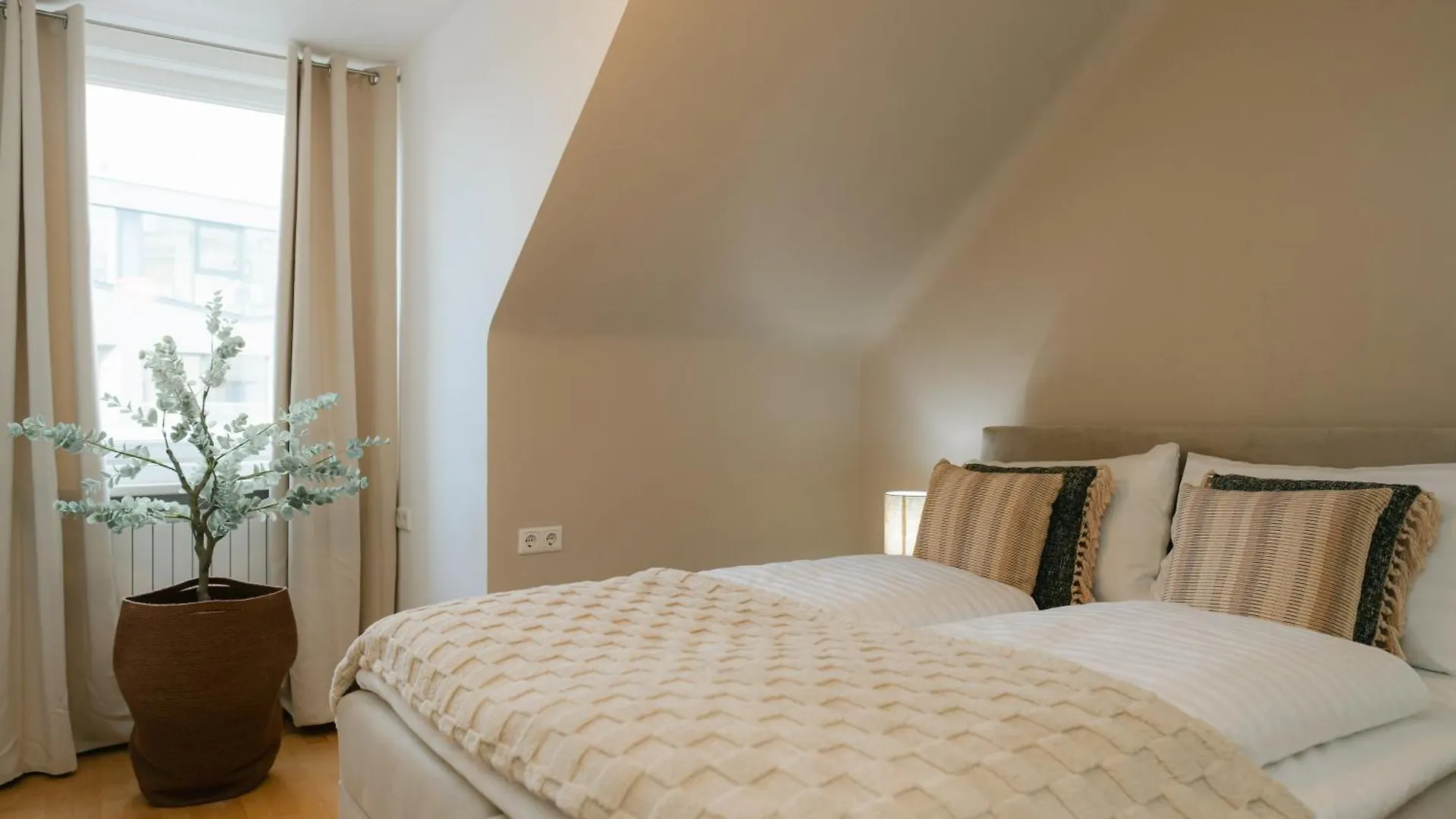 Apartment Comfy Apt For 4-6, 5 Min To Center, No Lift Currently Vienna